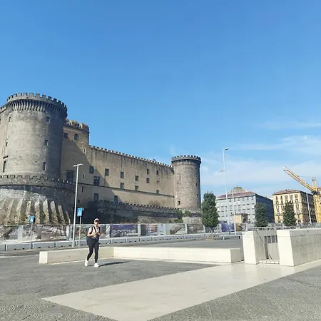 Dcr Dante Konukevi Napoli